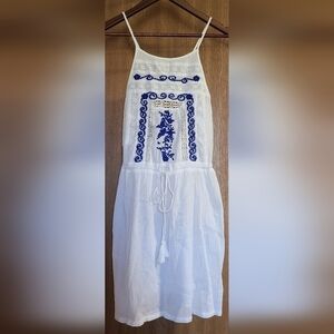 NWT‎ Gianni Bini Embroidered Swim Cover-up Size Small